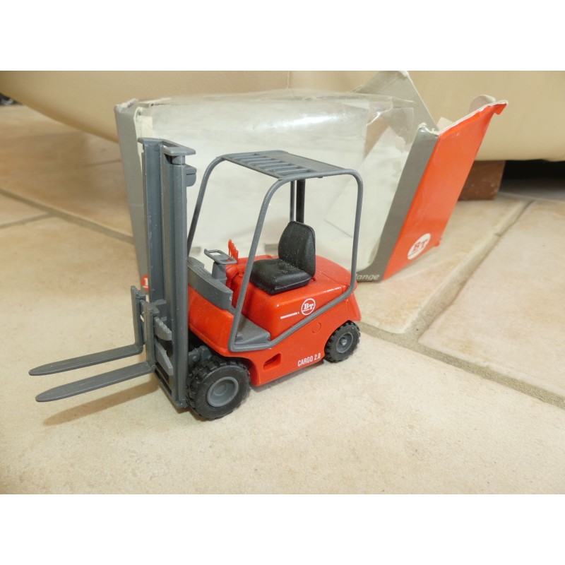 CHARIOT ELEVATEUR CARGO RANGE CBD 2.0 BT PRODUCTS 1:24 en plastique