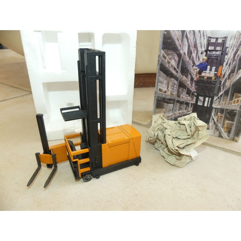 CHARIOT ELEVATEUR PREPARATEUR DE COMMANDE MX 13 NZG 328 1:35