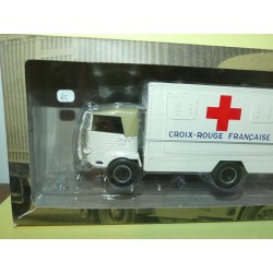 CAMION D'AUTREFOIS N°065 SIMCA Cargo 4x4 Ambulance Croix rouge 1959 ALTAYA 1:43
