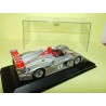 AUDI R8 NÂ°1 LE MANS 2001 MINICHAMPS 1:43 ArrivÃ©e 1Ã¨me  sans contreboite