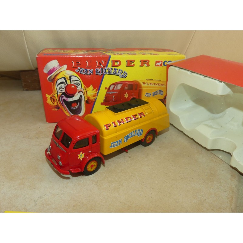 RENAULT FAINEANT CITERNE CIRQUE PINDER CORGI EX71202 1:50 imperfection