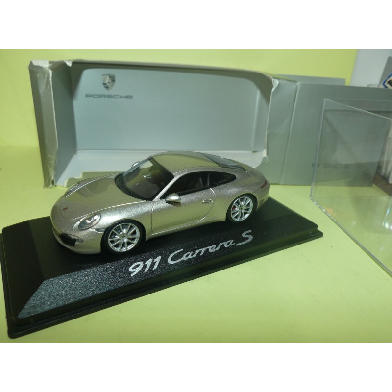 PORSCHE 911 CARRERA S 991 Platinium Silver MINICHAMPS 1:43