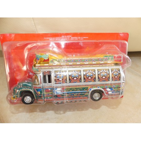 AUTOBUS ET AUTOCARS N°26 BEDFORD ROCKET TYPE TJ 1980 HACHETTE 1:43