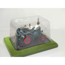 TRACTEUR NÂ°018 LANZ D8506 1949 UNIVERSAL HOBBIES 1:43 sous coque