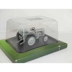TRACTEUR NÂ°002 FERGUSON TE-20 1947 UNIVERSAL HOBBIES 1:43 sous coque