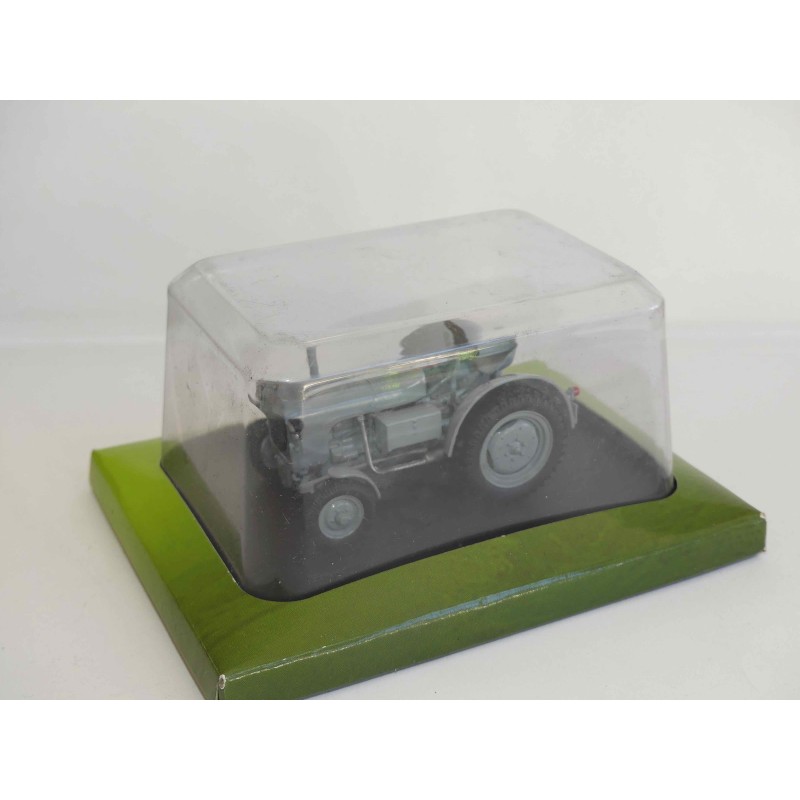TRACTEUR N°060 FAHR F22 1939 UNIVERSAL HOBBIES 1:43 sous coque