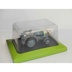 TRACTEUR N°060 FAHR F22 1939 UNIVERSAL HOBBIES 1:43 sous coque