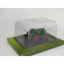 TRACTEUR NÂ°059 SIMAR T100A 1958 UNIVERSAL HOBBIES 1:43 sous coque