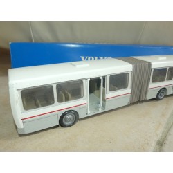 BUS VOLVO B10M Articlé NZG N°311 1:50 imperfection