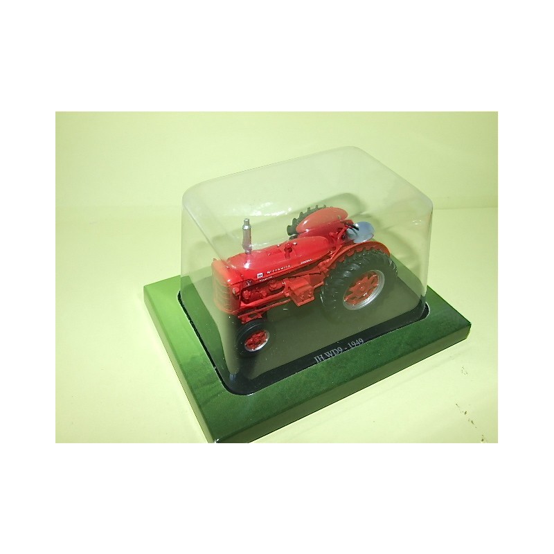 TRACTEUR NÂ°120 IH WD9 1949 UNIVERSAL HOBBIES 1:43 sous coque