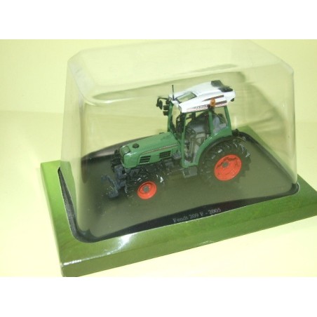 TRACTEUR NÂ°048 FENDT 209 F 2005 UNIVERSAL HOBBIES 1:43 sous coque
