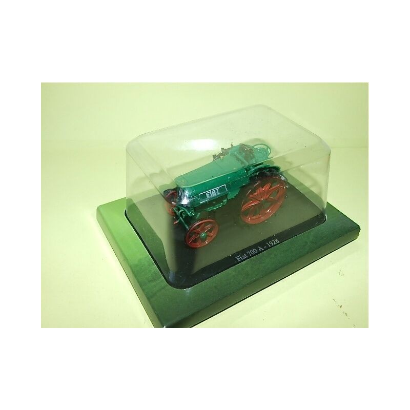 TRACTEUR NÂ°078 FIAT 700 A 1928 UNIVERSAL HOBBIES 1:43 sous coque