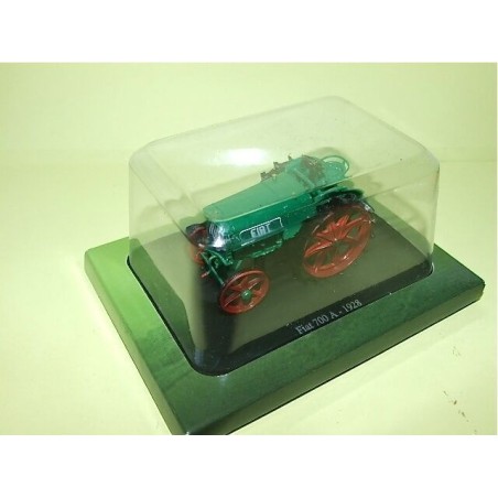 TRACTEUR NÂ°078 FIAT 700 A 1928 UNIVERSAL HOBBIES 1:43 sous coque