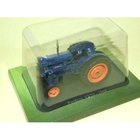 TRACTEUR NÂ°037 FORDSON E27N 1948 UNIVERSAL HOBBIES 1:43 sous coque