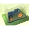 TRACTEUR NÂ°037 FORDSON E27N 1948 UNIVERSAL HOBBIES 1:43 sous coque