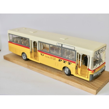 CAR BUS MERCEDES O 405 PTT POSTE SUISSE NZG N°255 1:50 imperfection