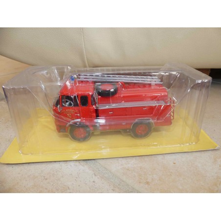 CAMION POMPIERS NÂ°009 BERLIET GAK20 H 2 1971 CCI IXO PRESSE 1:43