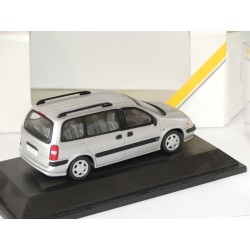 OPEL SINTRA Gris SCHUCO 1:43 imperfection