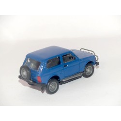 LADA NIVA 2213 Bleu FABRICATION RUSSE Made In URSS 1:43 sans boite