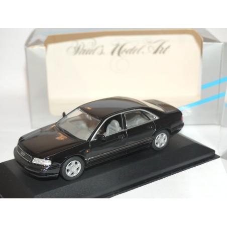 AUDI A8 D2 Phase 1 Bleu Marine  MINICHAMPS 1:43