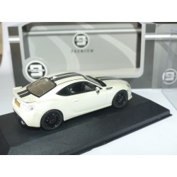 SUBARU BRZ 2013 Blanc et Noir TRIPLE 9 PREMIUM CLASSIXXS 1:43