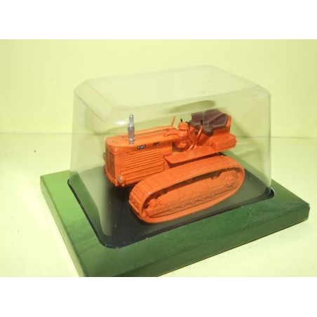 TRACTEUR NÂ°104 FIAT 70 C 1961 UNIVERSAL HOBBIES 1:43 sous coque