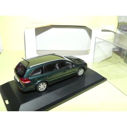 OPEL VECTRA C CARAVAN Phase 1 Vert SCHUCO 1:43