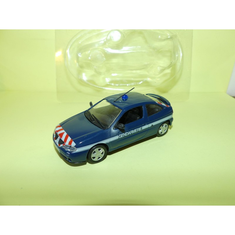 RENAULT MEGANE COUPE I Phase 2 GENDARMERIE NOREV pour HACHETTE  1:43 sous coque