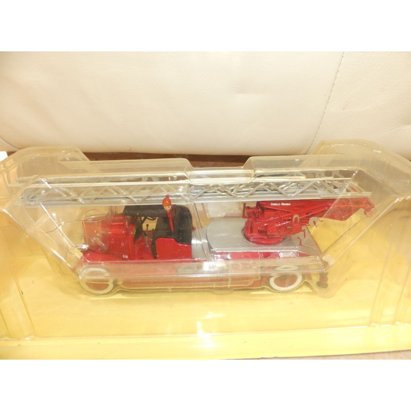 CAMION POMPIERS N°011 DELAHAYE Type 103 Grande Echelle IXO PRESSE 1:43