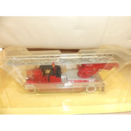 CAMION POMPIERS NÂ°011  DELAHAYE Type 103 Grande Echelle IXO PRESSE 1:43
