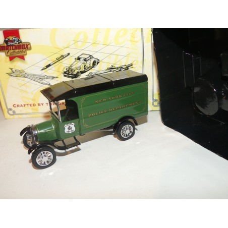 FORD TT VAN 1926 POLICE DE NEW YORK MATCHBOX DYM38024 1:43