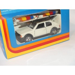 OPEL KADETT D avec planche Ã  voile HOTWHEELS 1:43