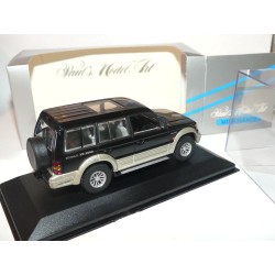 MITSUBISHI PAJERO LWB 1994 Noir MINICHAMPS 1:43