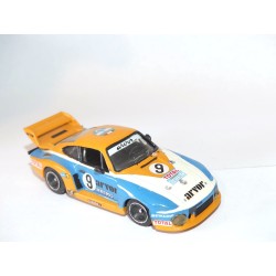 PORSCHE 935 NÂ°9 1000 km de DIJON 1978 sur Base Solido 1:43