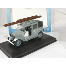 AFS LOW LOADER TAXI OXFORD DIECAST AT003 1:43