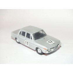 BMW 2000 Ti n°17 24h DE SPA J.ICKX H. HAHNE KIT Monté 1:43
