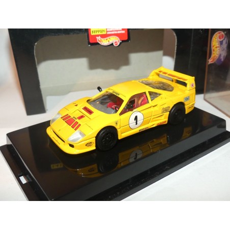 FERRARI F40 RACING NÂ°1 J. DAVIES HOTWHEELS 1:43