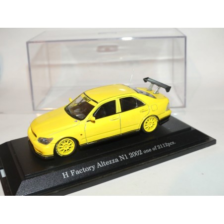 TOYOTA ALTEZZA H FACTURY 2002 Jaune EBBRO 1:43 modÃ¨le modifiÃ©