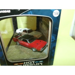 PONTIAC FIREBIRD 1979 et DODGE CHALLENGER 1971 CATOOSA SHERIFF DIORAMA GREENLIGHT 56060A 1:64