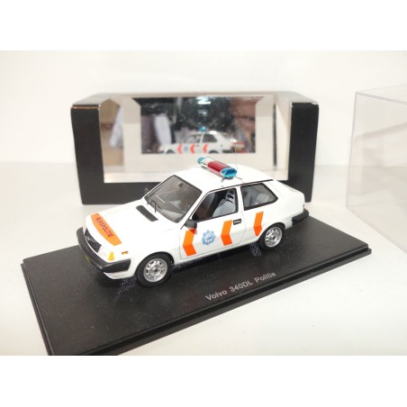 VOLVO 340 DL POLITIE NEO 1:43