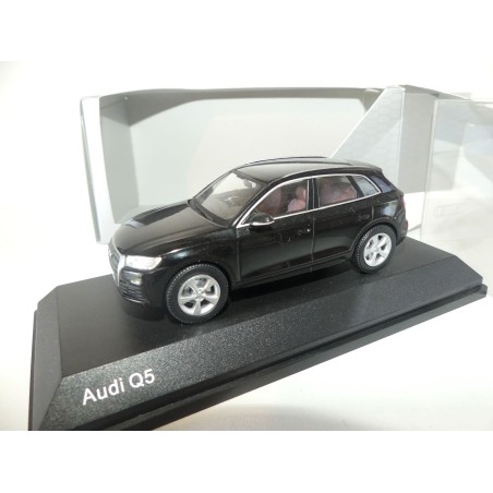 AUDI Q5 II Noir ISCALE 1:43