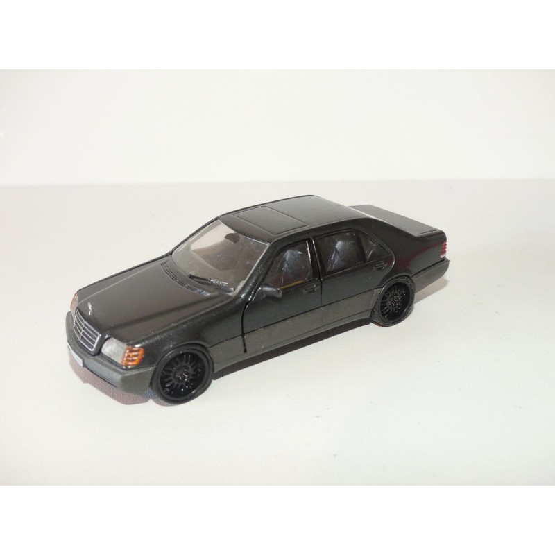 MERCEDES 300 SE Noir CURSOR MODEL 1:43 sans boite modèle modifié