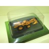 TRACTEUR N°031 STAUB RT4 1954 UNIVERSAL HOBBIES 1:43 sous coque