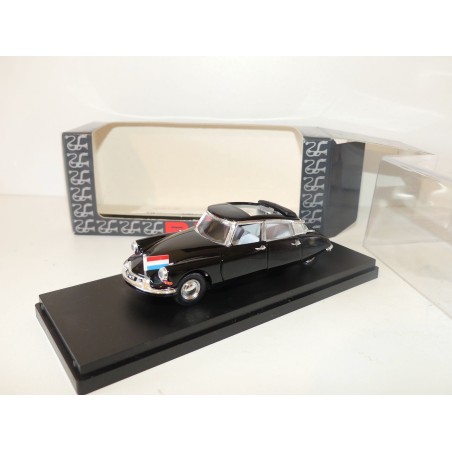 CITROEN DS 19 1963 CORPS DIPLOMATIQUE RIO 114A 1:43