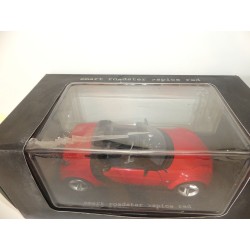 SMART ROADSTER SPICE Rouge KYOSHO 1:18 boite abimée