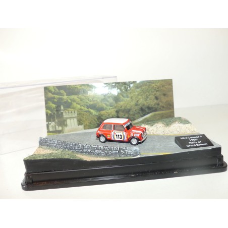 AUSTIN MINI COOPER S RAC RALLYE 1966 CARARAMA DIORAMA SOCLE RÉSINE 1:72