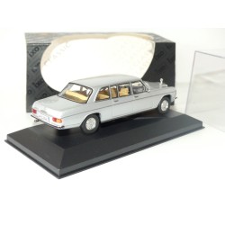 MERCEDES 240 D LIMOUSINE 1974 Gris IXO CLC034 1:43