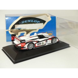 AUDI R8 NÂ°5 LE MANS 2004 IXO LM2004 1:43 1er contreboite abimÃ©e
