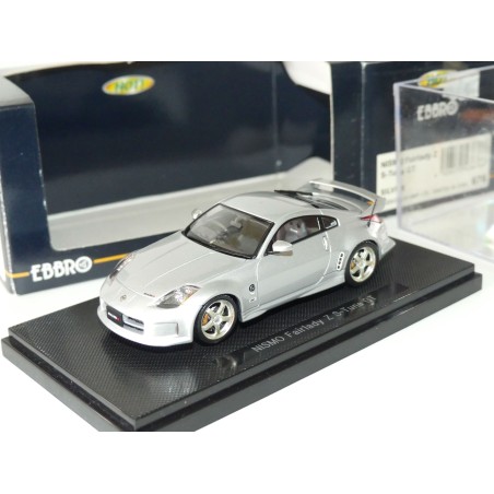 NISSAN BLUEBIRD 2 Portes 1967 Gris EBBRO 544 1:43