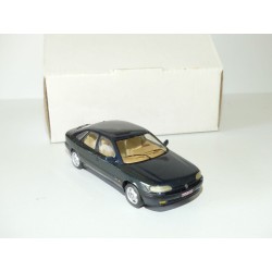 RENAULT SAFRANE Bleu KIT Monté GAFFE 1:43 imperfection imperfection